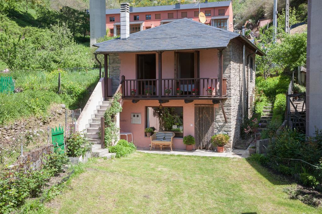 Casa Rural Pandelo Guest House Vega de Valcarce Luaran gambar