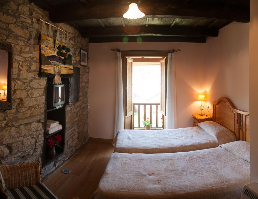 Casa Rural Pandelo Guest House Vega de Valcarce Bilik gambar
