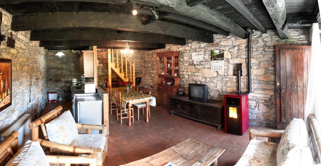 Casa Rural Pandelo Guest House Vega de Valcarce Luaran gambar